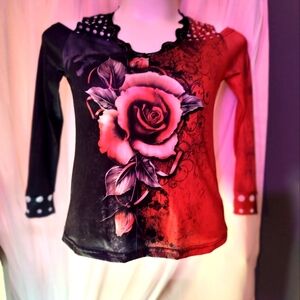 Graphic Cold Shoulder